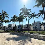 Ocean Drive Rooftop Suite With Ocean Views & Terrace