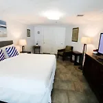 Castle M16 Oceanview Loft With Beach Access, Pool, Tennis And Free Parking!