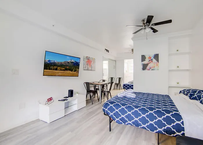 Ocean Drive Best Deal, W/2 Queen Beds, Near Beach