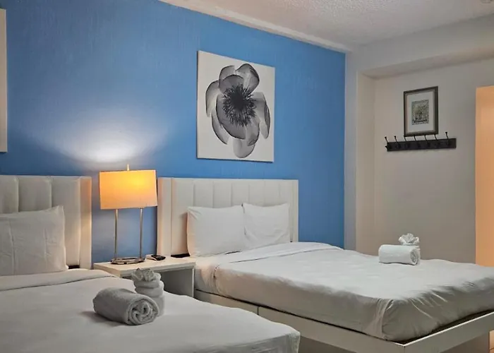 Miami Beachfront With Pool Wifi & Cheap Parking