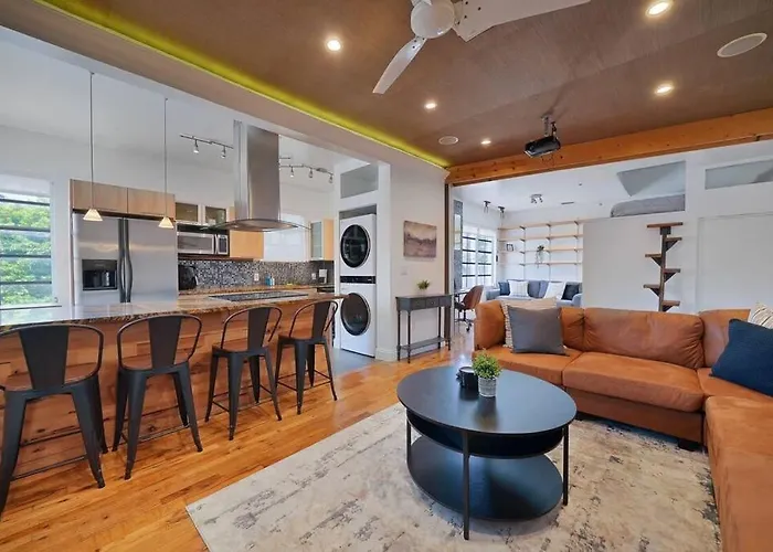Superb Condo For 8 Near Ocean