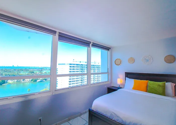 Castle 1221 Large Studio With Free Parking, Pool, Tennis, Beach Access, Tiki Bar...