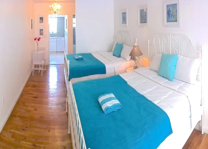 Bikini Lodge (Adults Only)