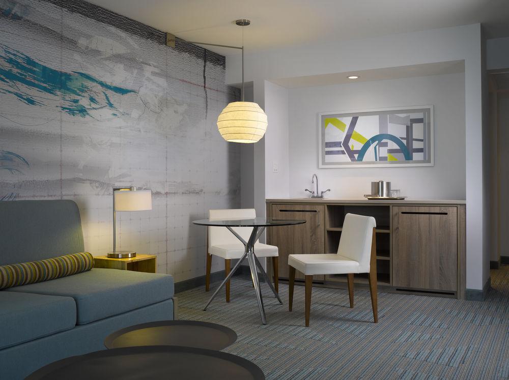 Cadillac & Beach Club, Autograph Collection Miami Beach
