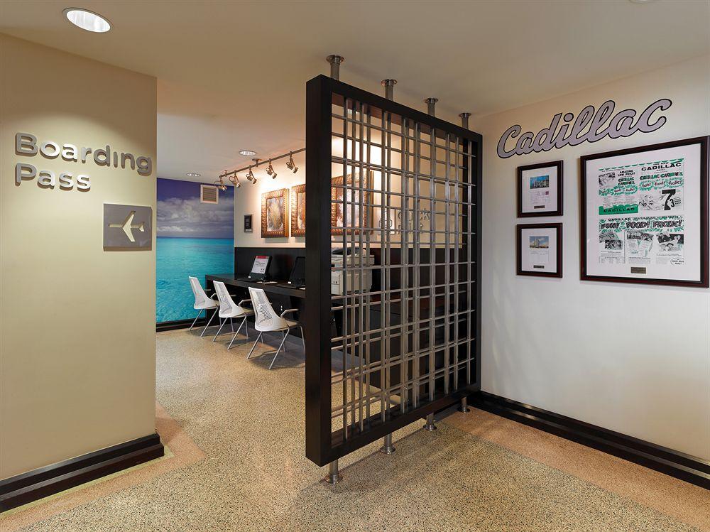 Cadillac & Beach Club, Autograph Collection 4* Miami Beach