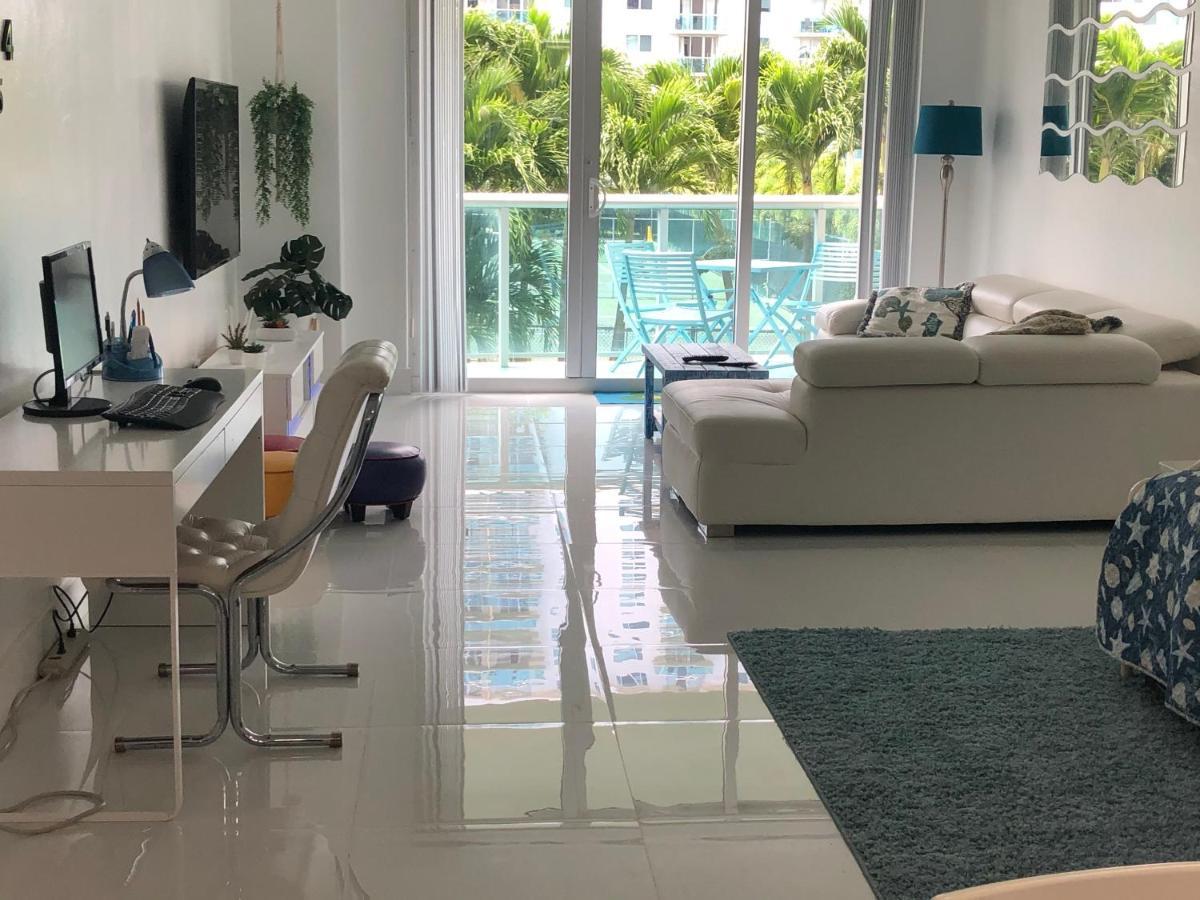 The Blue Island Apartment *