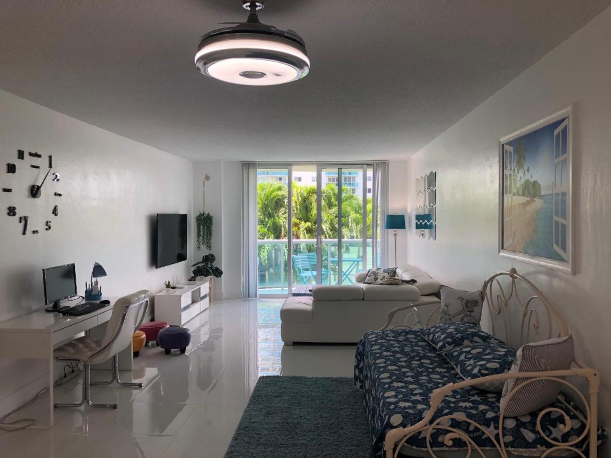 The Blue Island Apartment *