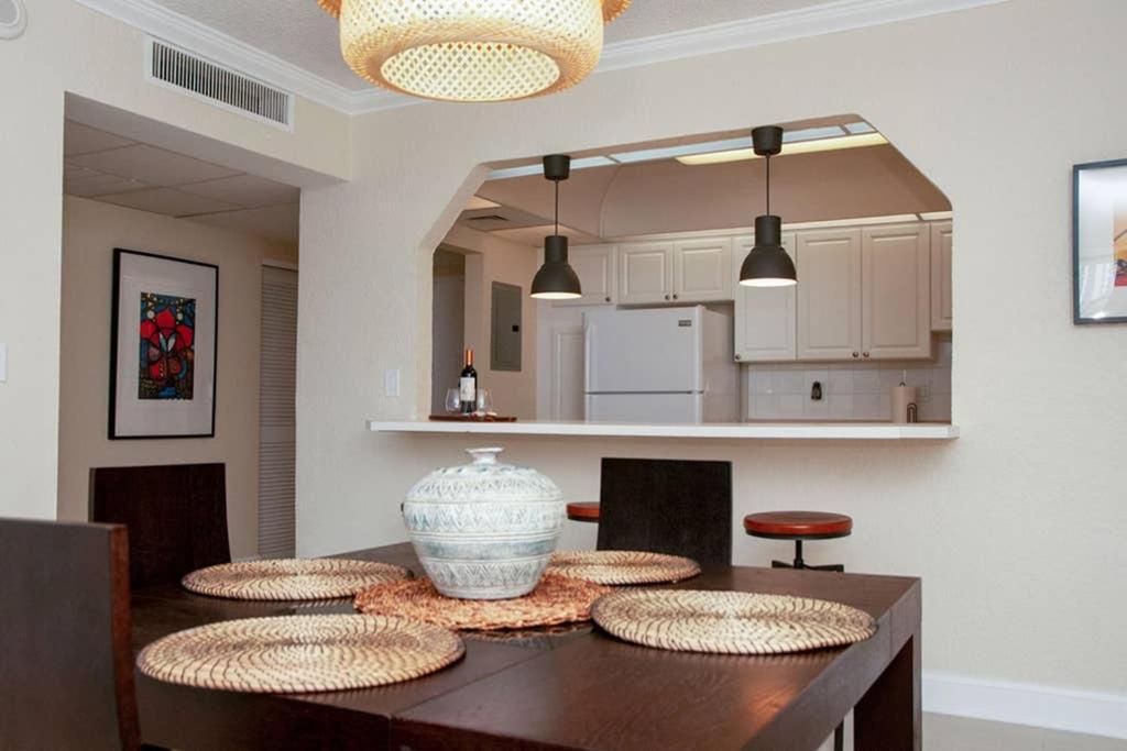 Beautiful Steps Away From The Apartment Miami Beach
