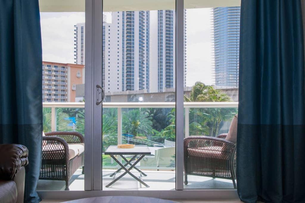 Beautiful Steps Away From The Apartment *