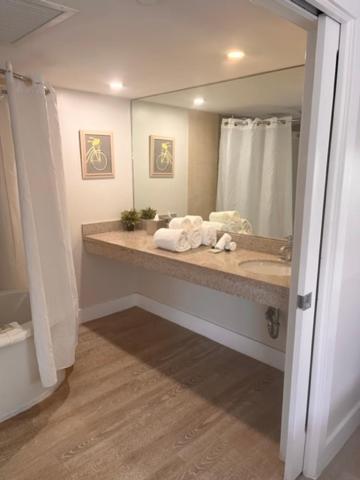 Hotel Suites At The On Ocean Drive 3*