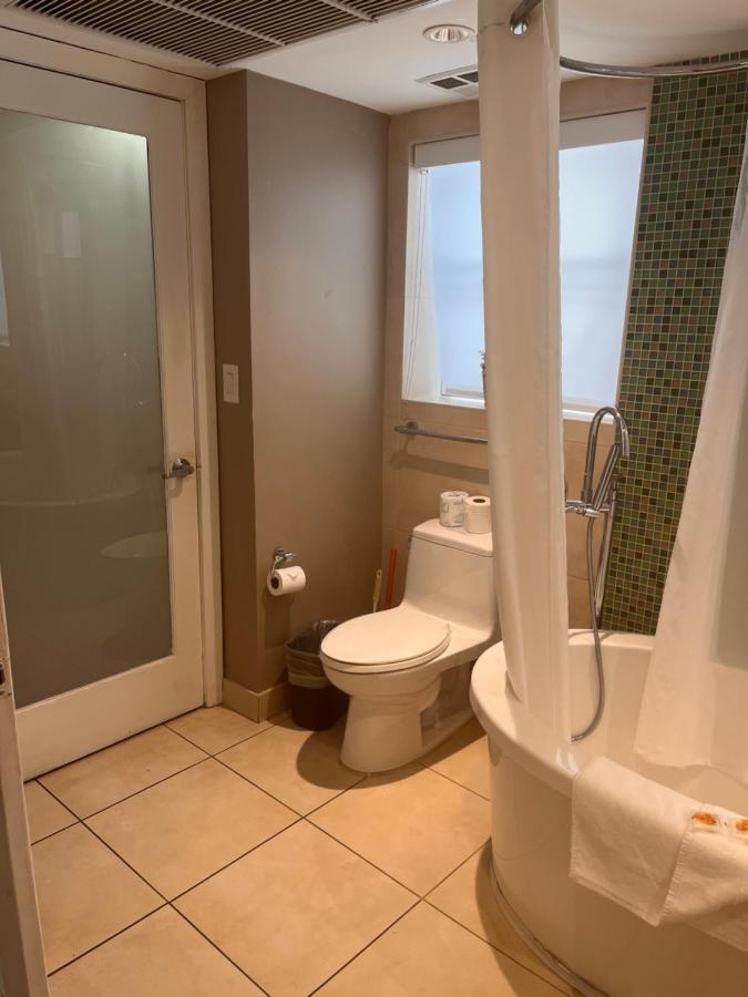 Suites At The On Ocean Drive 3*