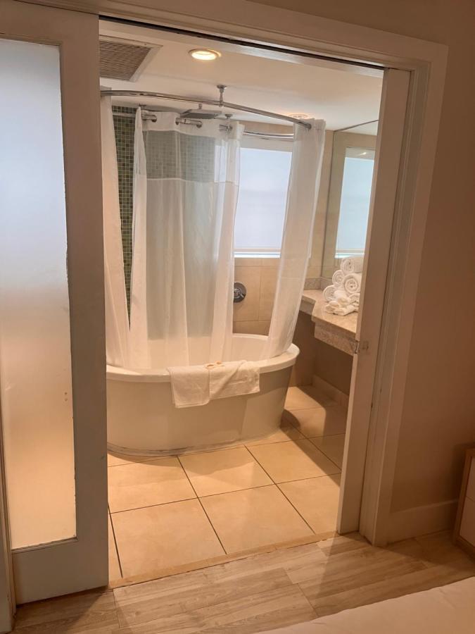 Suites At The On Ocean Drive 3*