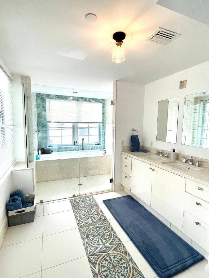 Apartment Beachfront In Carlyle On Ocean Drive Miami Beach