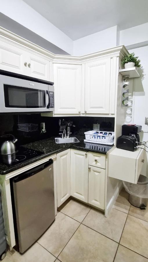 Suncoast I - Balcony Front Beach Apartment