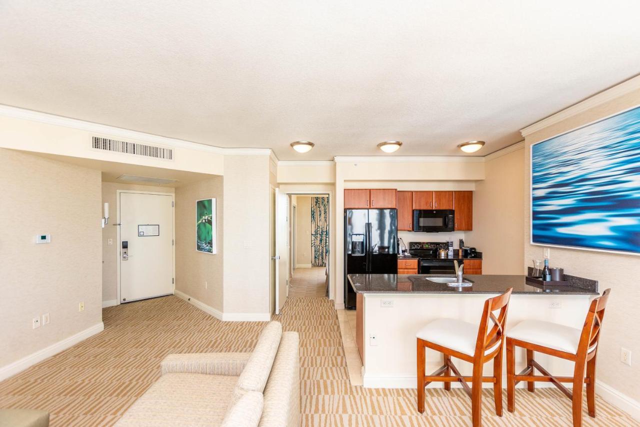 Trump Intl 2 Bedroom 1600 Sf Ocean And Bay View With Terrace Apartment Miami Beach