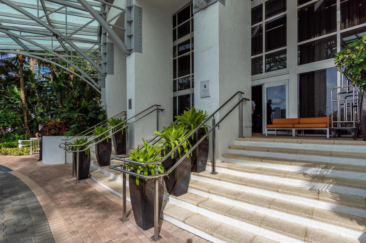 Trump Intl 2 Bedroom 1600 Sf Ocean And Bay View With Terrace Apartment Miami Beach