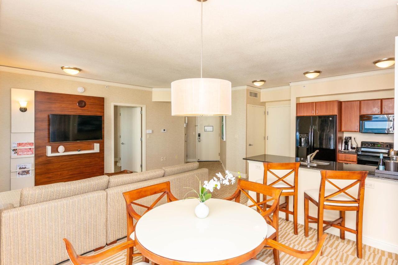 Apartment Trump Intl 2 Bedroom 1600 Sf Ocean And Bay View With Terrace *
