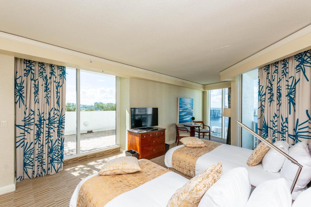 Apartment Trump Intl 2 Bedroom 1600 Sf Ocean And Bay View With Terrace *