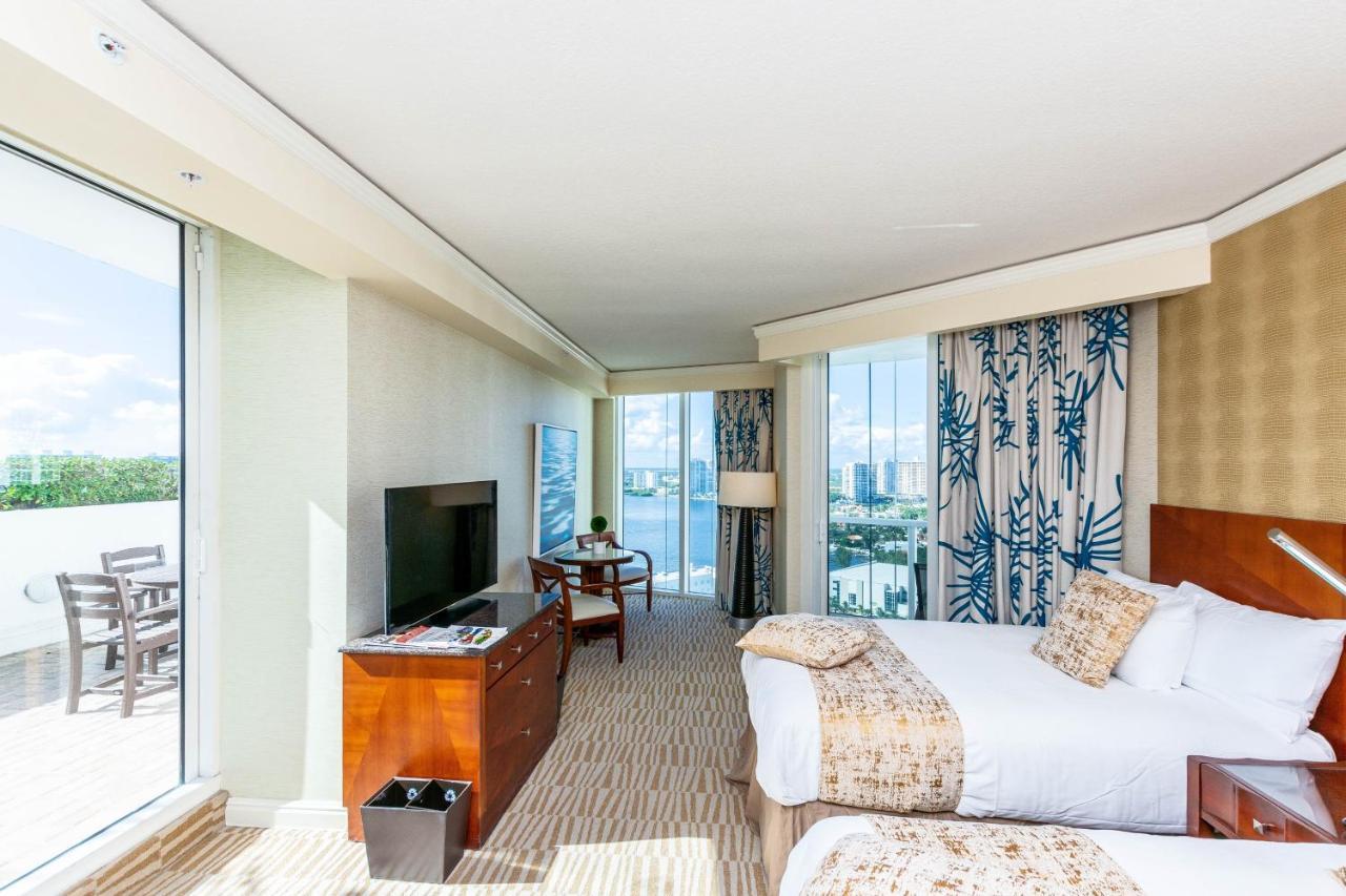 Apartment Trump Intl 2 Bedroom 1600 Sf Ocean And Bay View With Terrace *