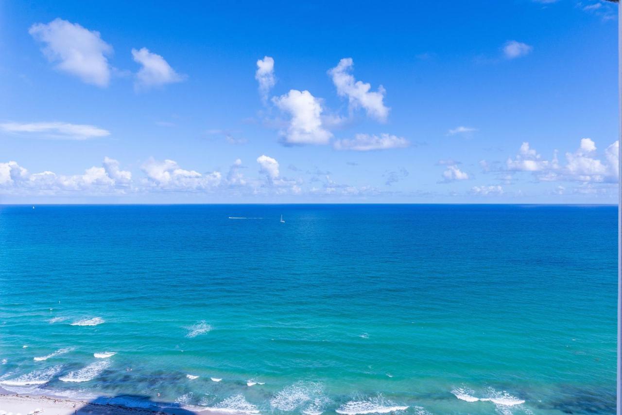 Apartment Trump Intl 2 Bedroom 1600 Sf Ocean And Bay View With Terrace *