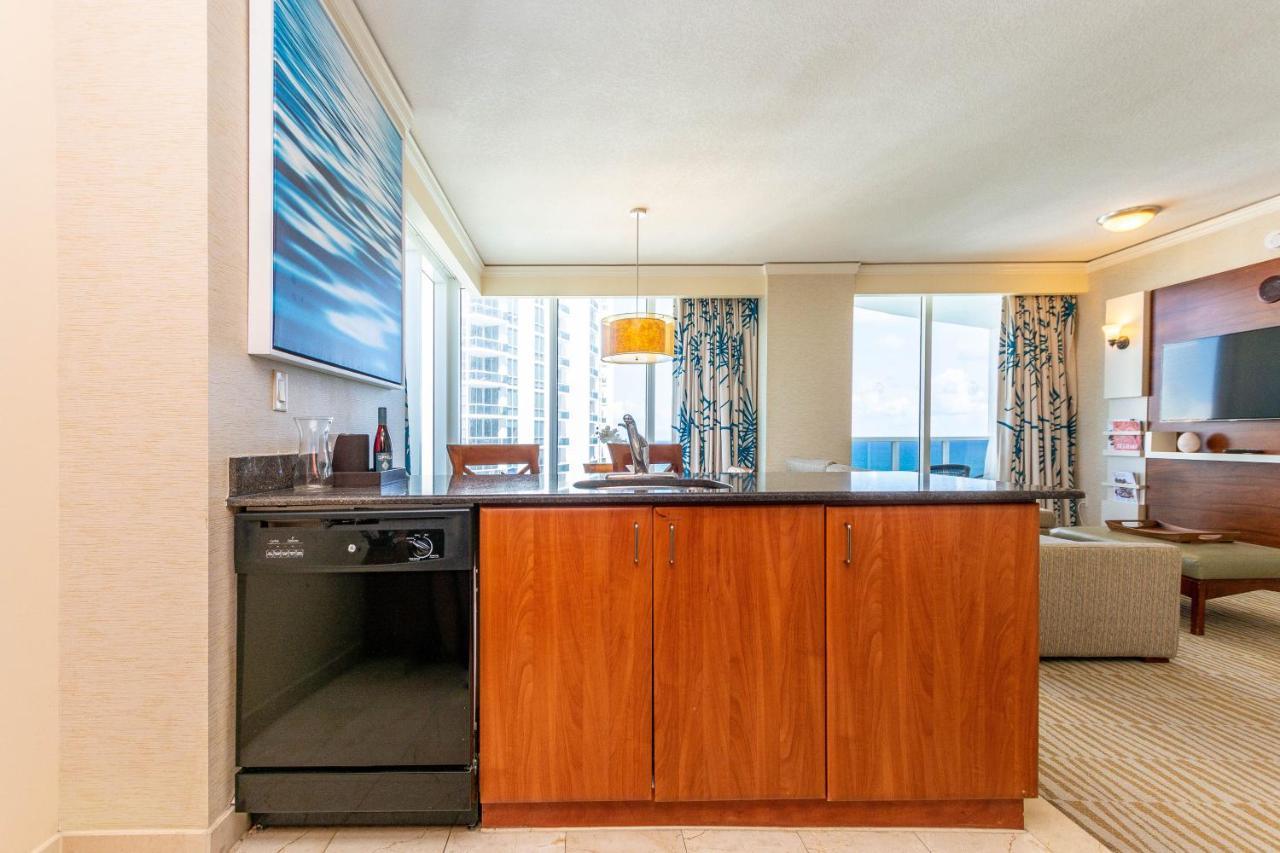 Trump Intl 2 Bedroom 1600 Sf Ocean And Bay View With Terrace * Miami Beach