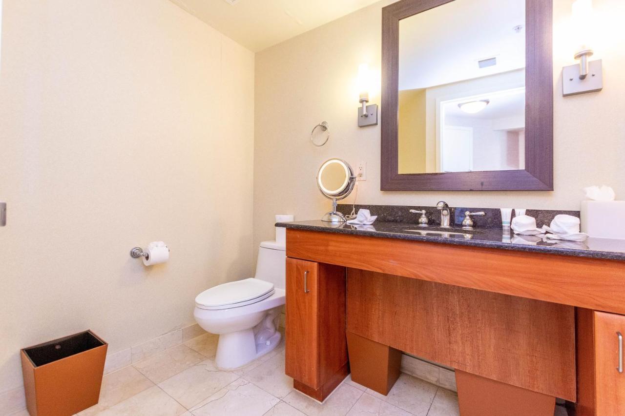 Trump Intl 2 Bedroom 1600 Sf Ocean And Bay View With Terrace *