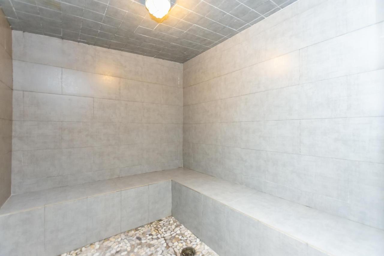 Apartment Trump Intl 2 Bedroom 1600 Sf Ocean And Bay View With Terrace Miami Beach