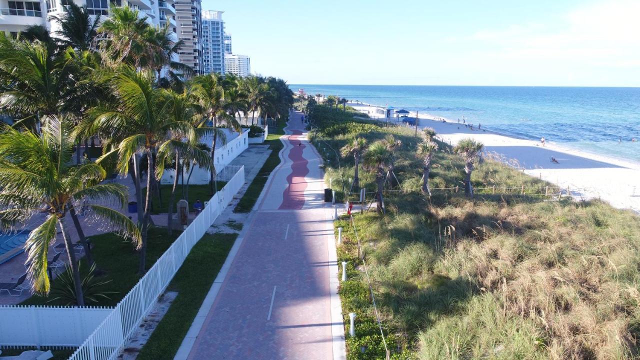 Deluxe At The Casablanca Miami Beach