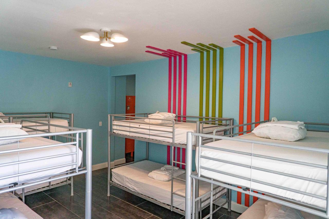 Beds N' Drinks Hostel *