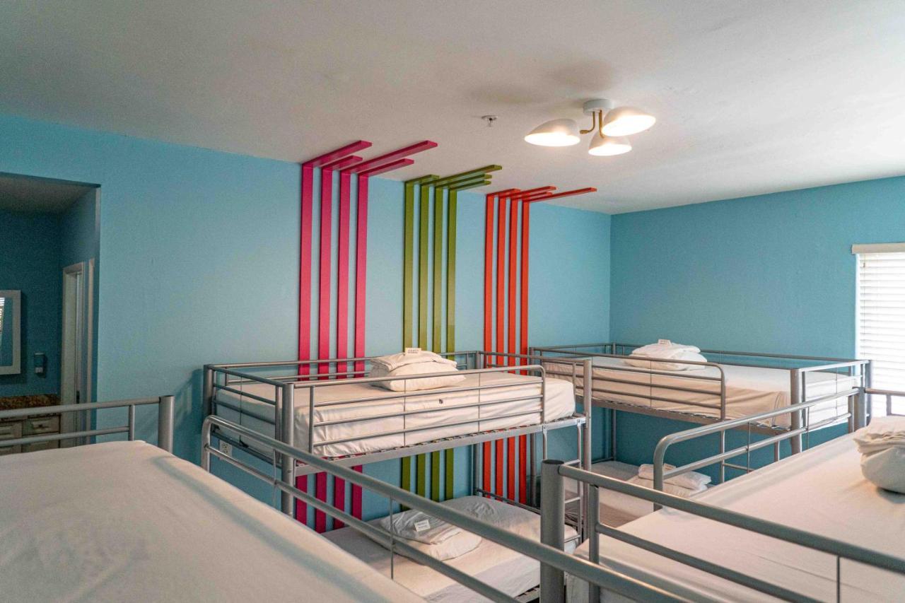 Beds N' Drinks Hostel Miami Beach