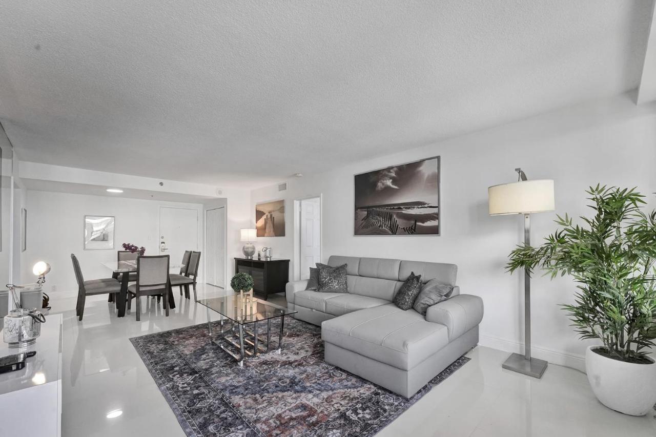 Apartment Cozy Beachfront 2 Bdr & 2 Ba Miami *