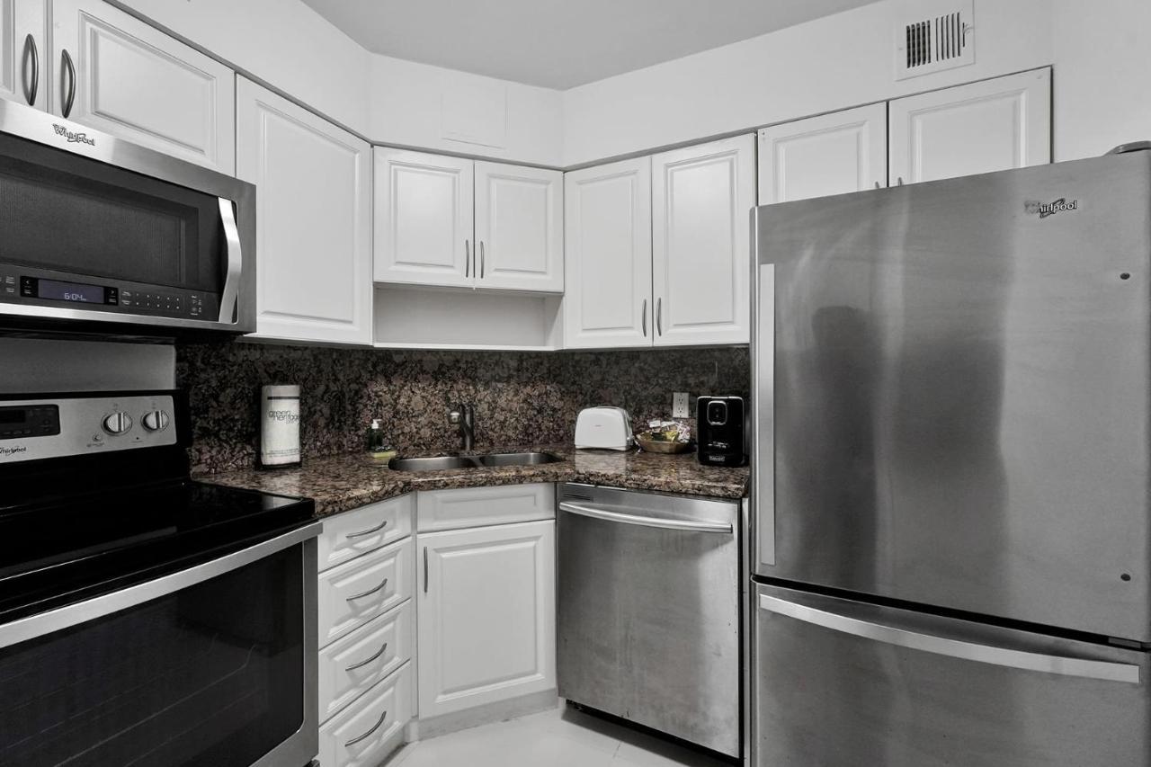 Apartment Cozy Beachfront 2 Bdr & 2 Ba Miami