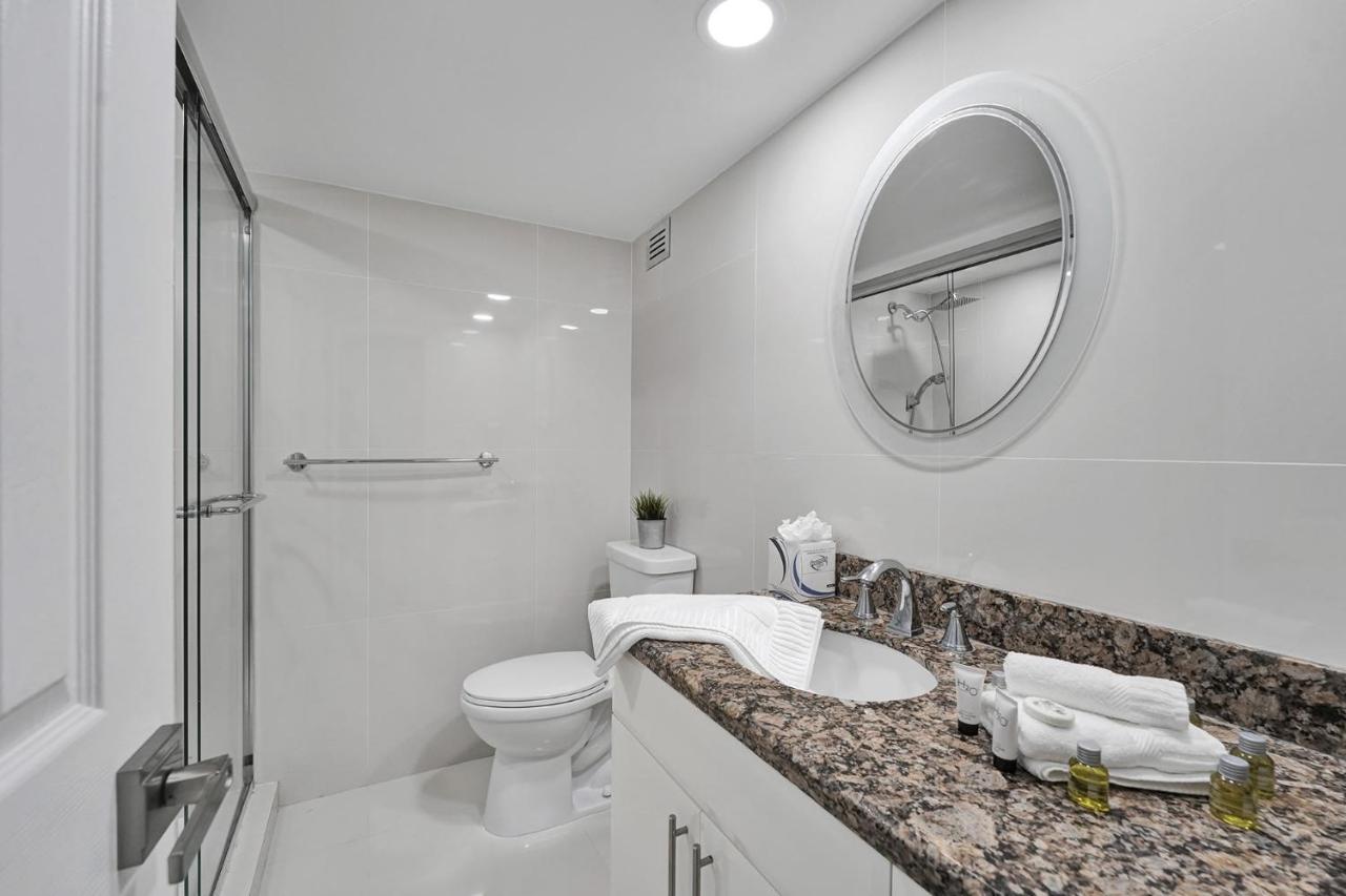 Cozy Beachfront 2 Bdr & 2 Ba Miami * Miami Beach