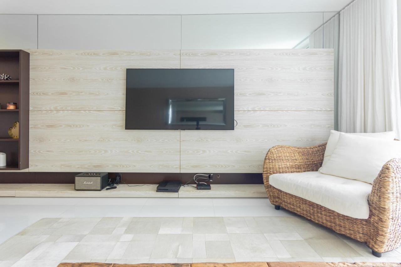 Luxury - * Miami Beach