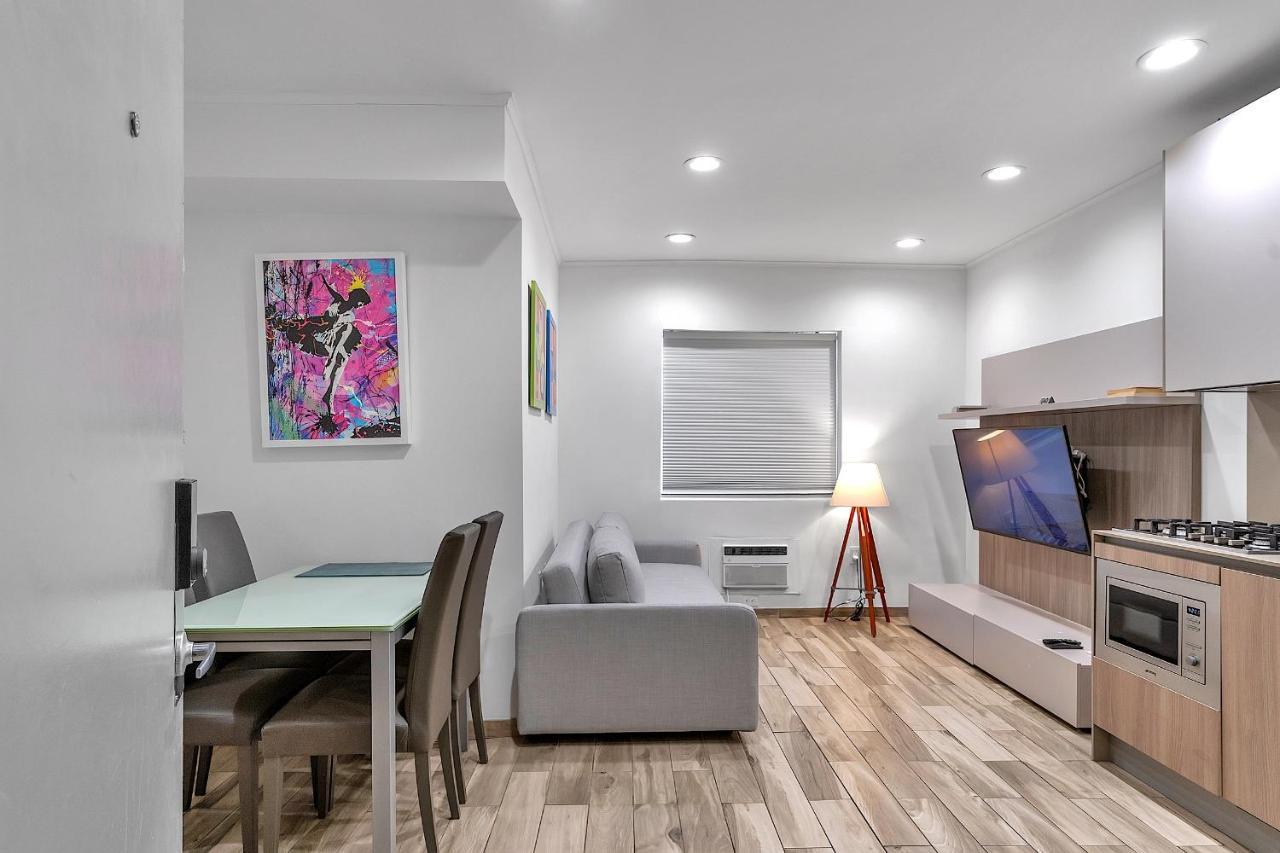 South Sofi With Direct Beach, Chairs, And Umbrella Access Apartment *