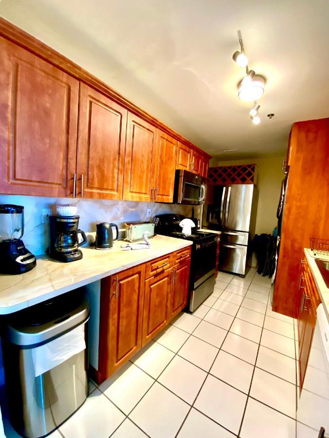 Large Beautiful Penthouse Ocean Front With Access And Free Parking In Miami *