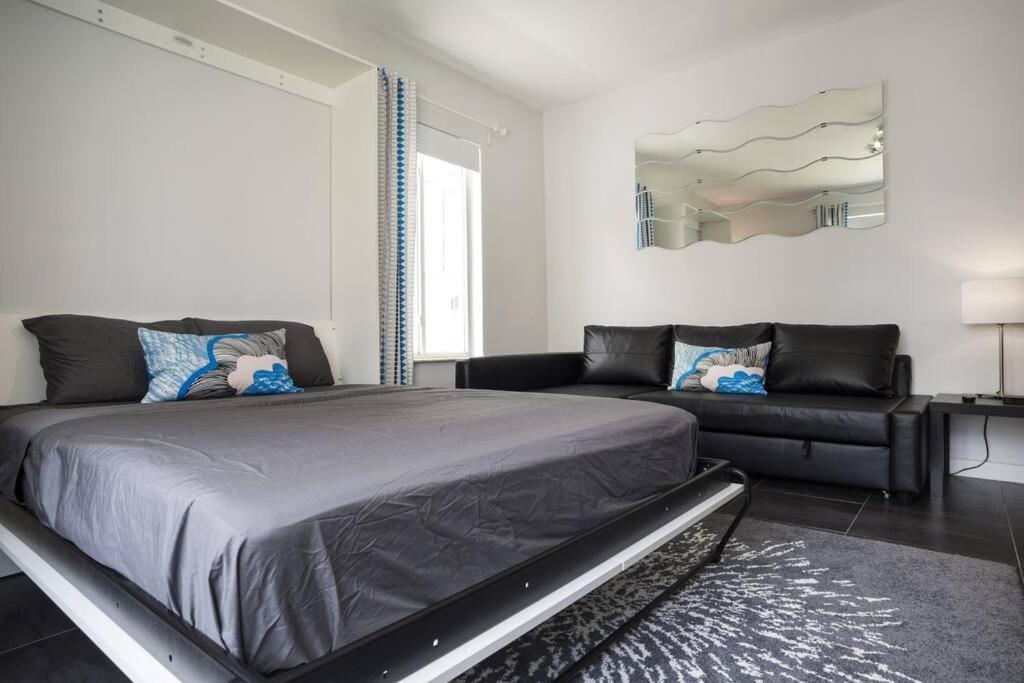 Miami Getaway 100 Yards From Apartment *