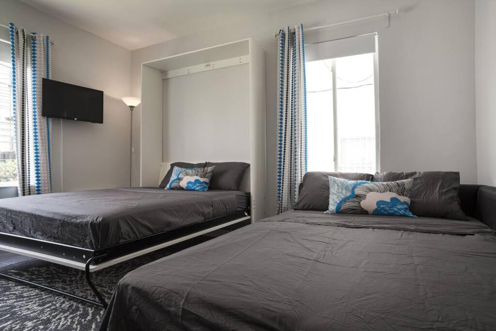 Miami Getaway 100 Yards From Apartment