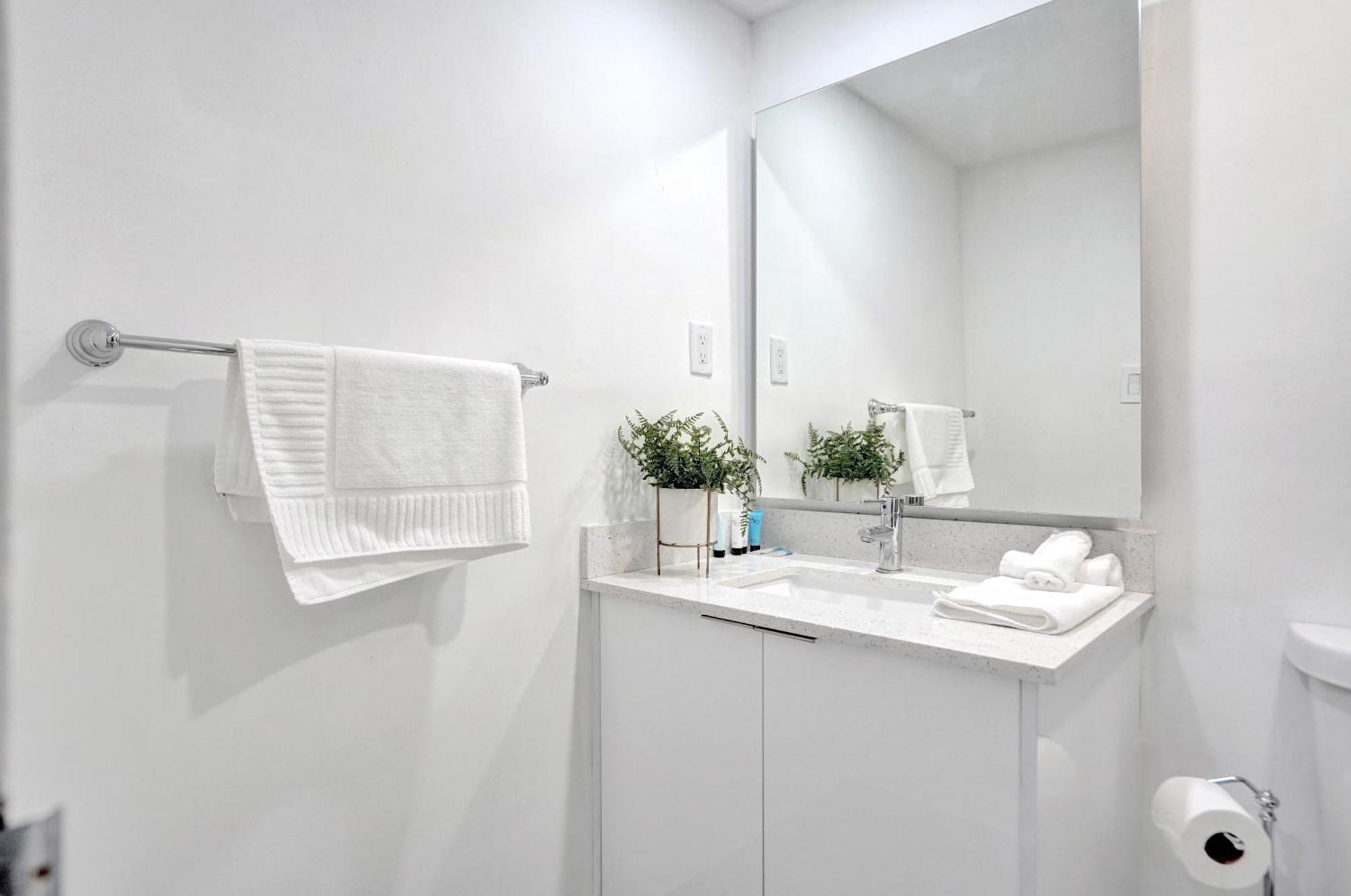 Apartment W Service 601 *