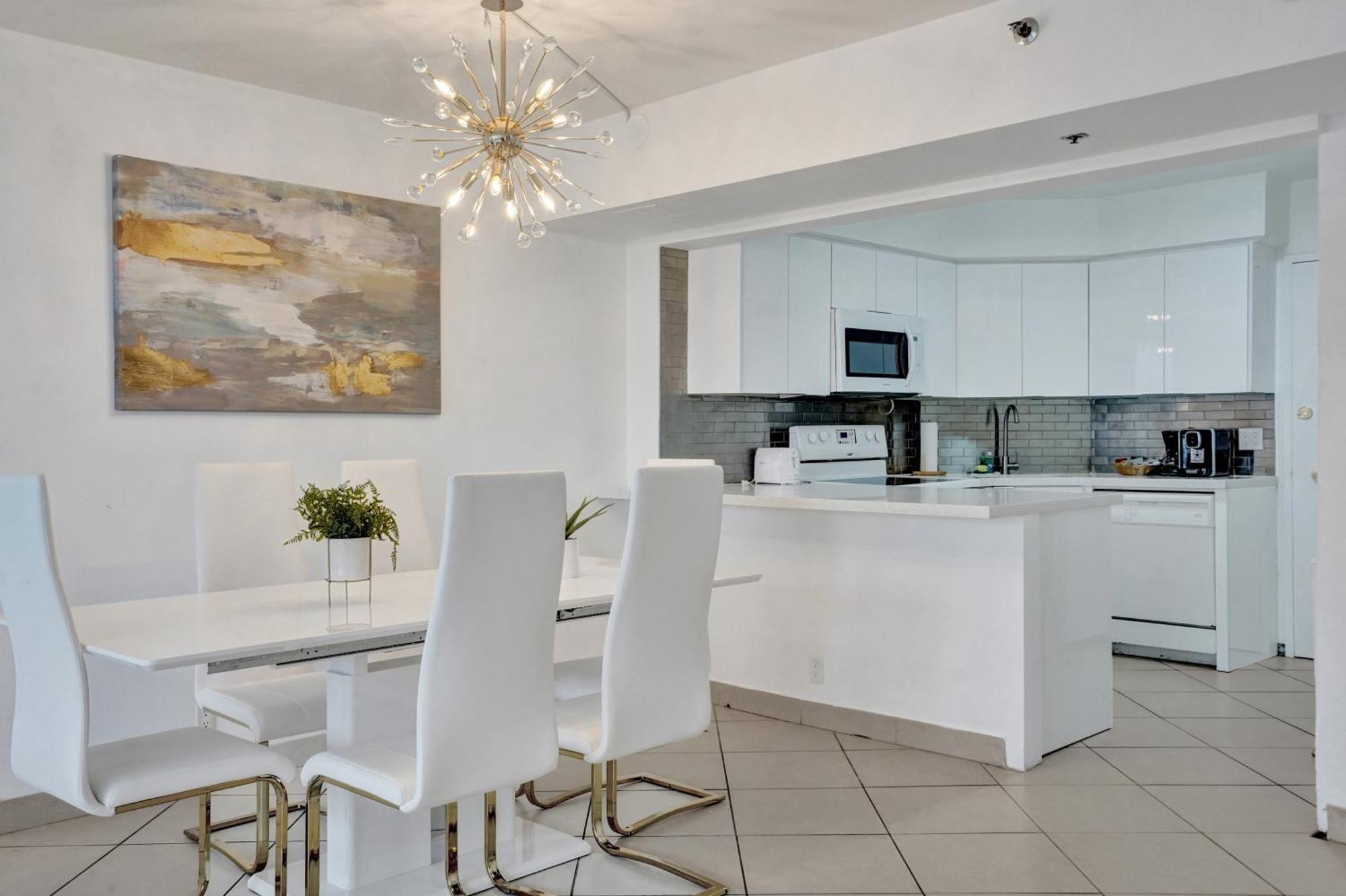 Apartment W Service 601 *