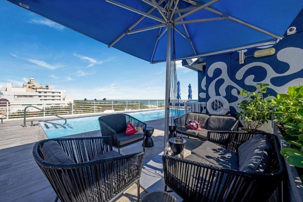 With Rooftop-pool And Bar On Ocean Dr * Miami Beach