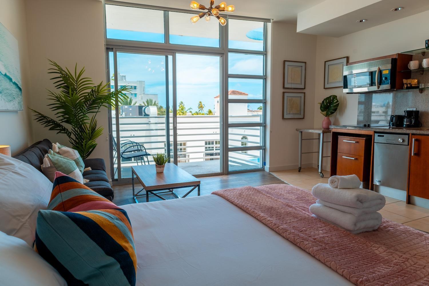 Apartment With Rooftop-pool And Bar On Ocean Dr