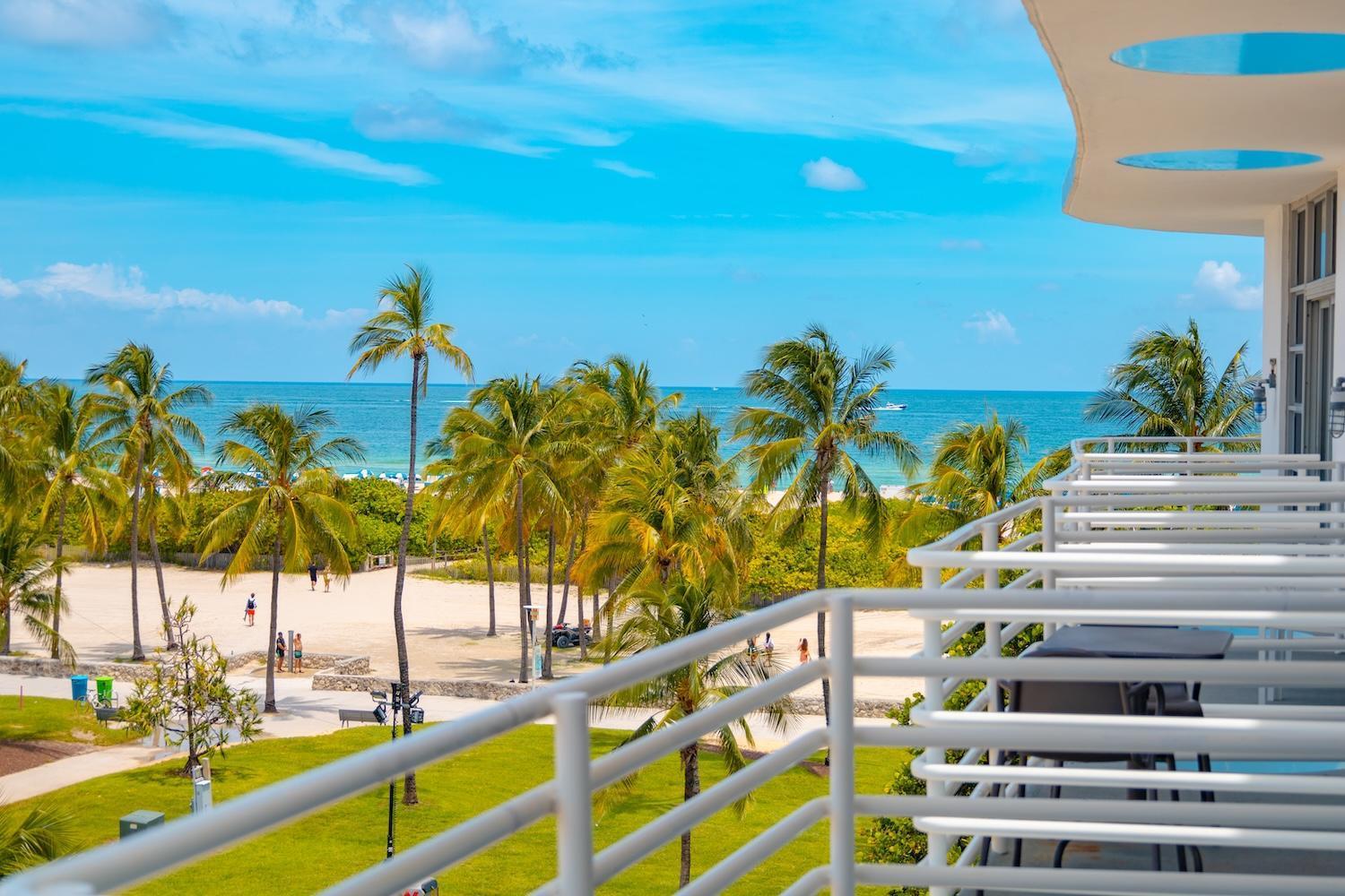 Apartment With Rooftop-pool And Bar On Ocean Dr *