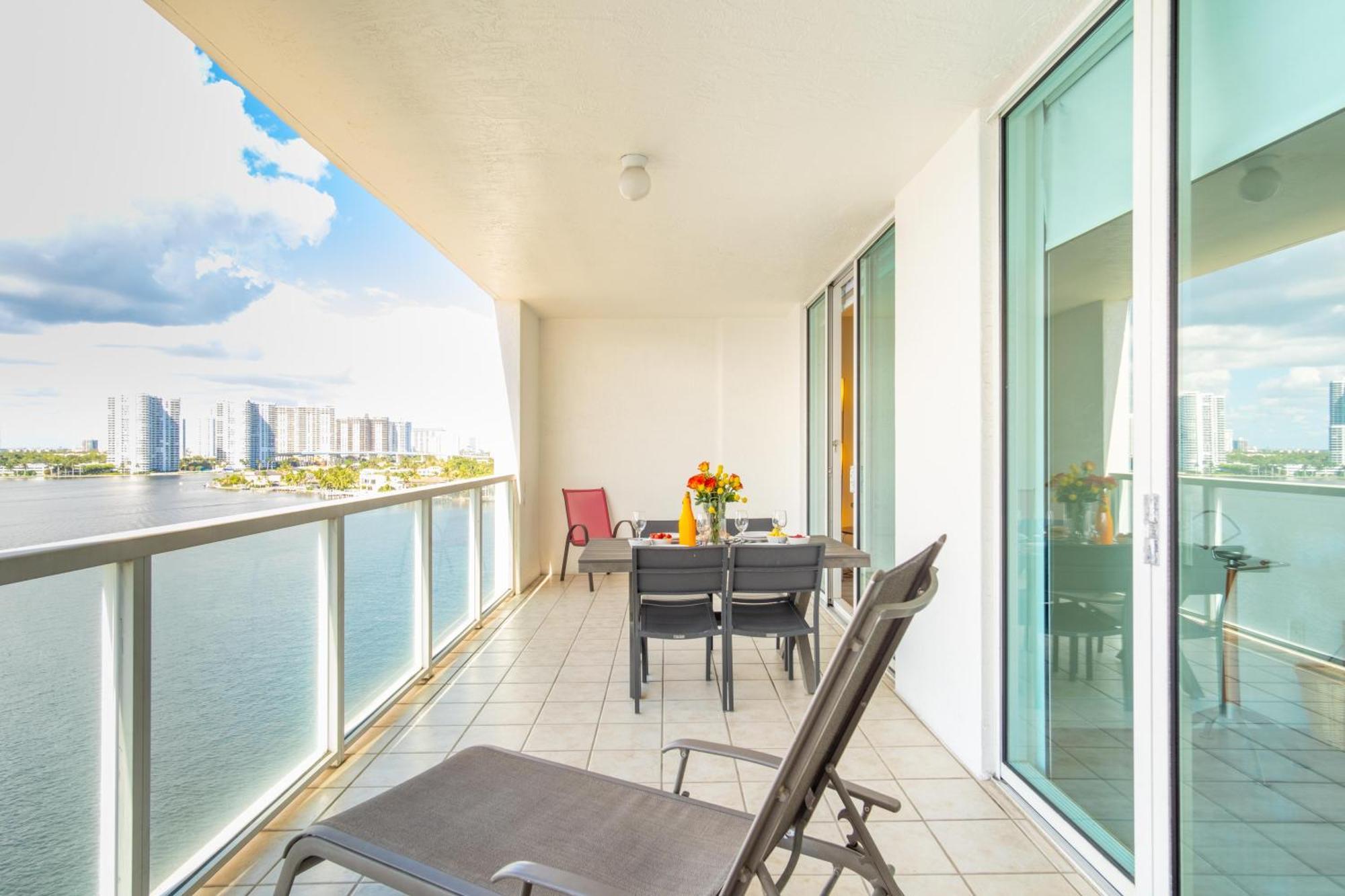 Marina Bay 108 Apartment Miami Beach