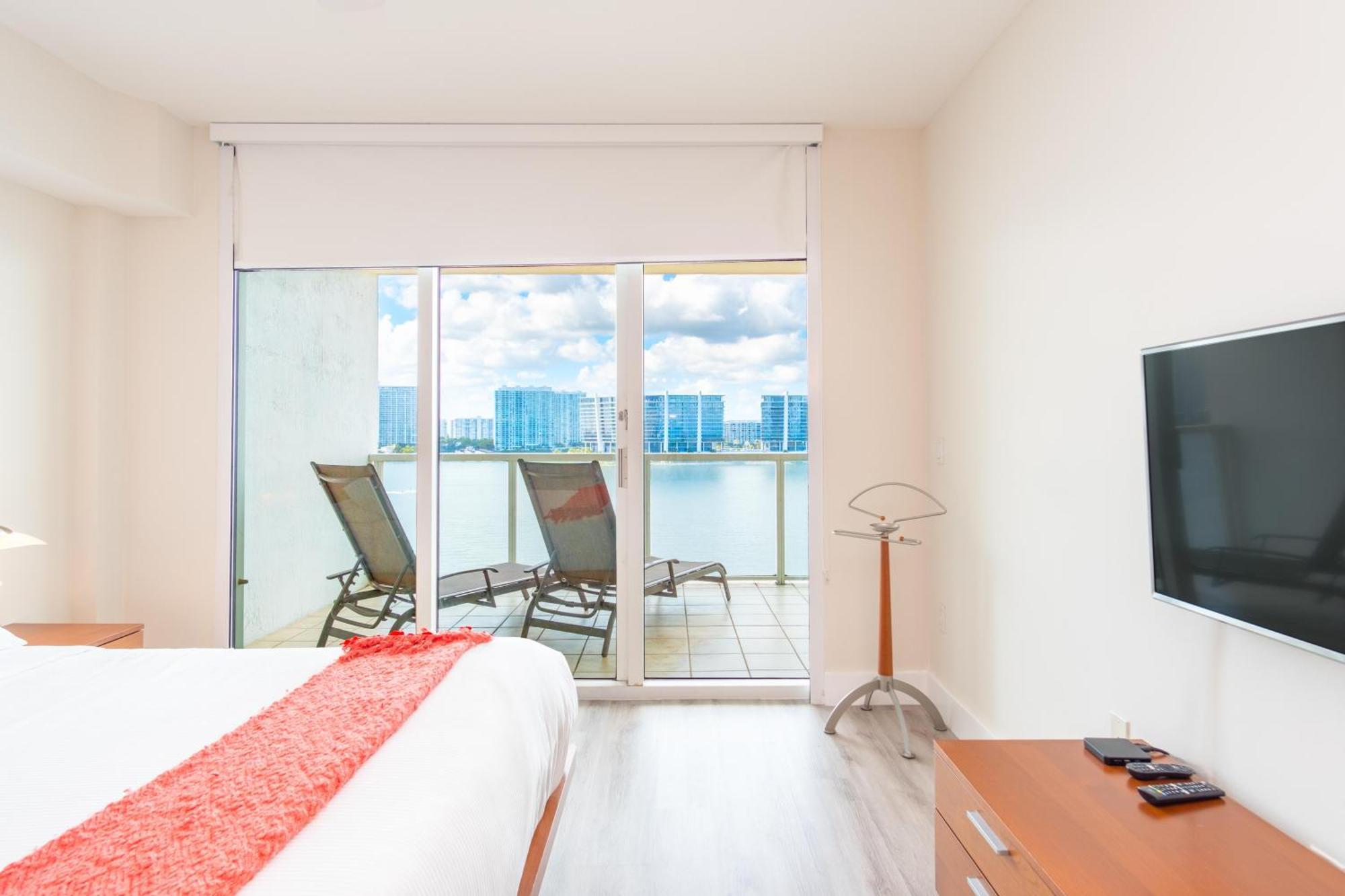 Marina Bay 108 Apartment *