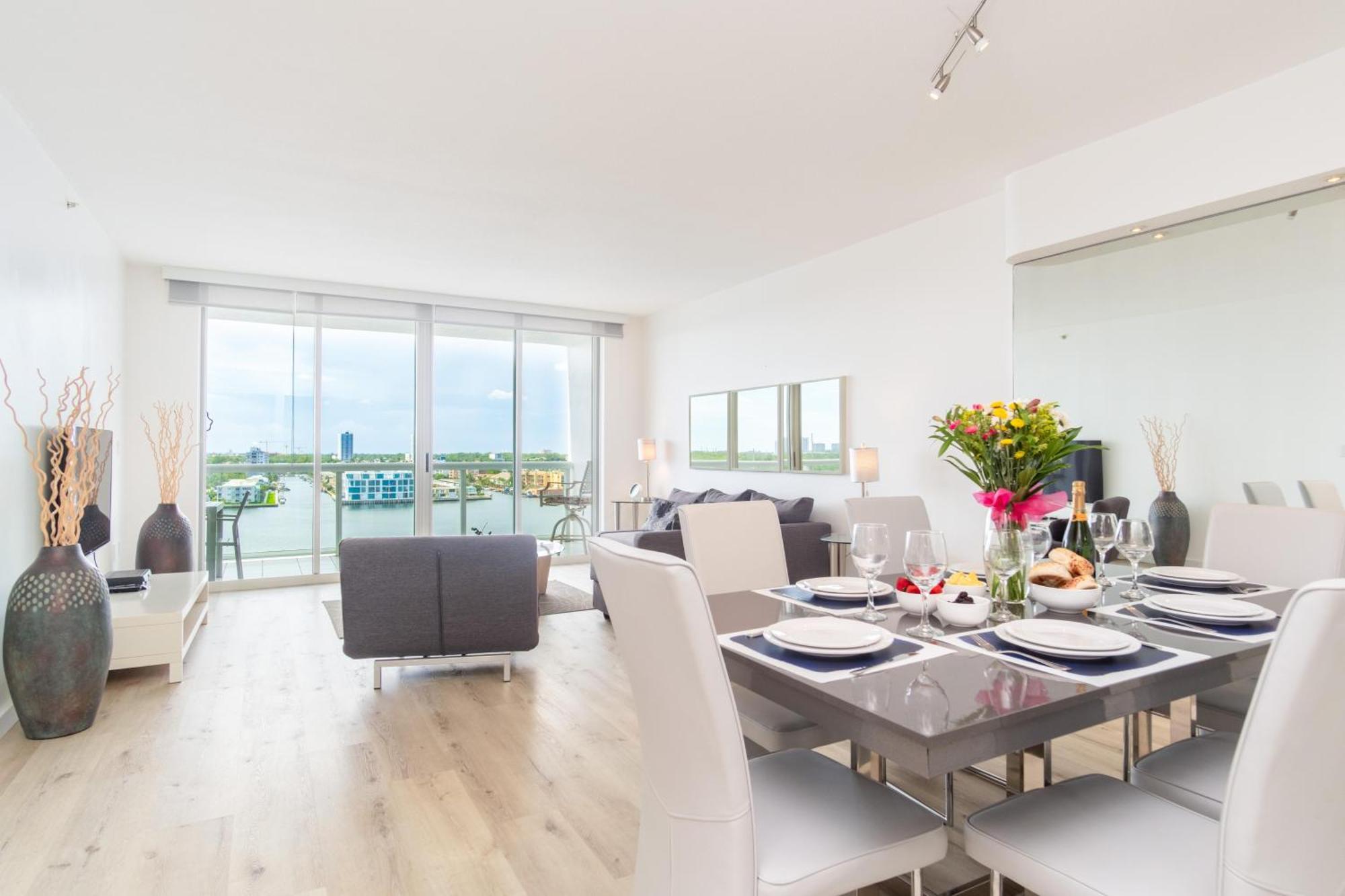 Golden Bay 103 *