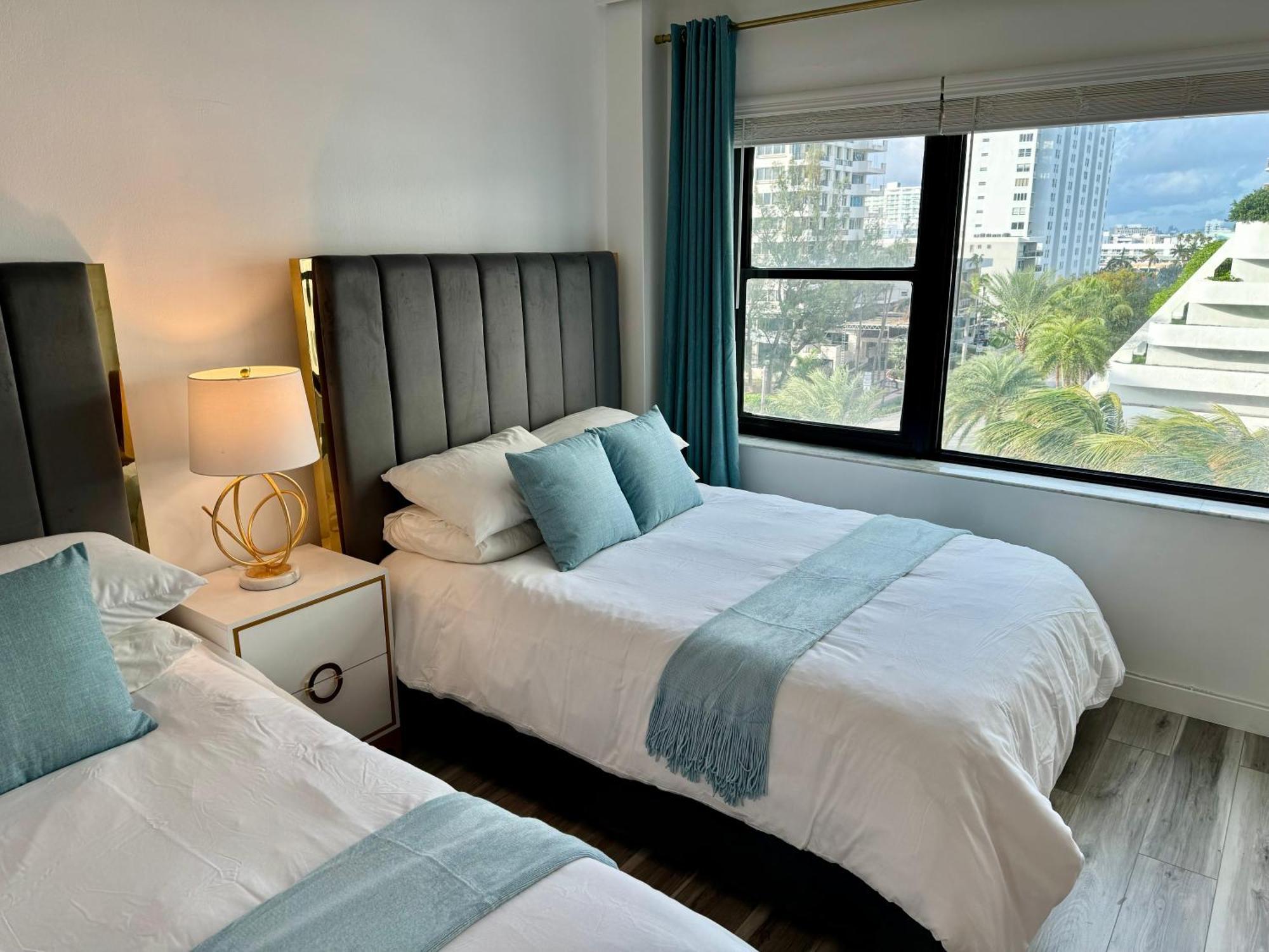 Apartment Directly On The With Pool & Parking Miami Beach