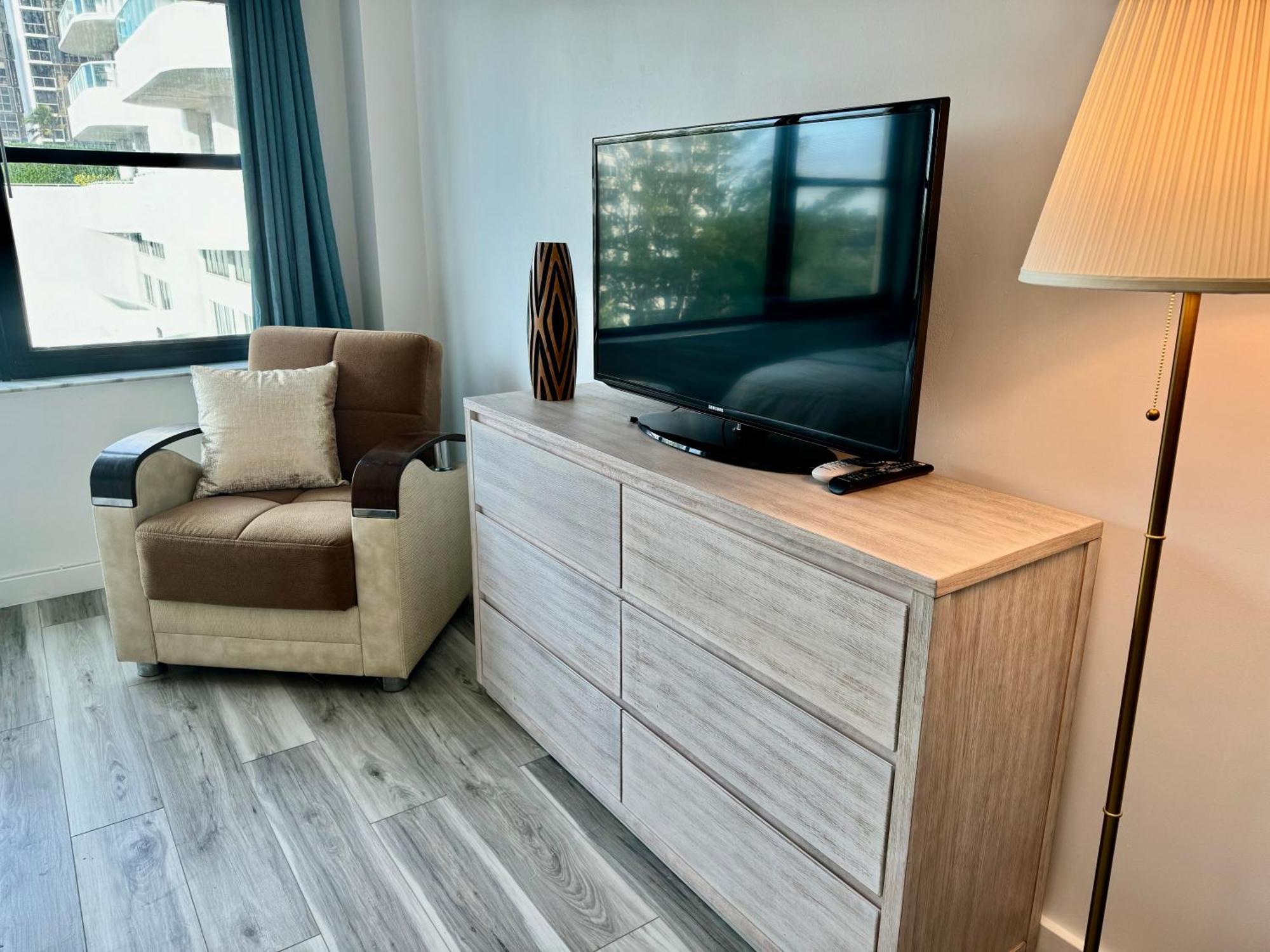 Directly On The With Pool & Parking