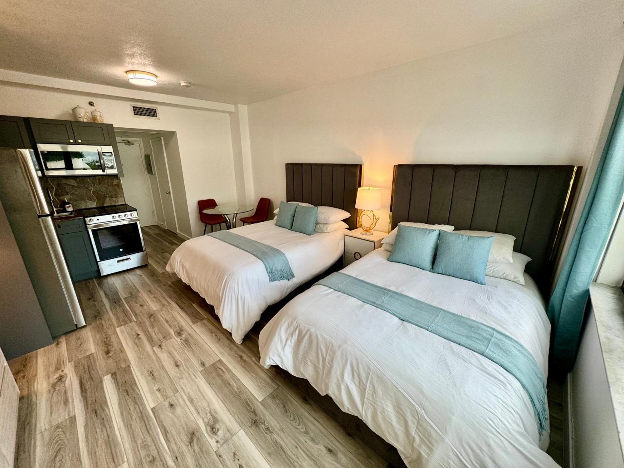 Directly On The With Pool & Parking *