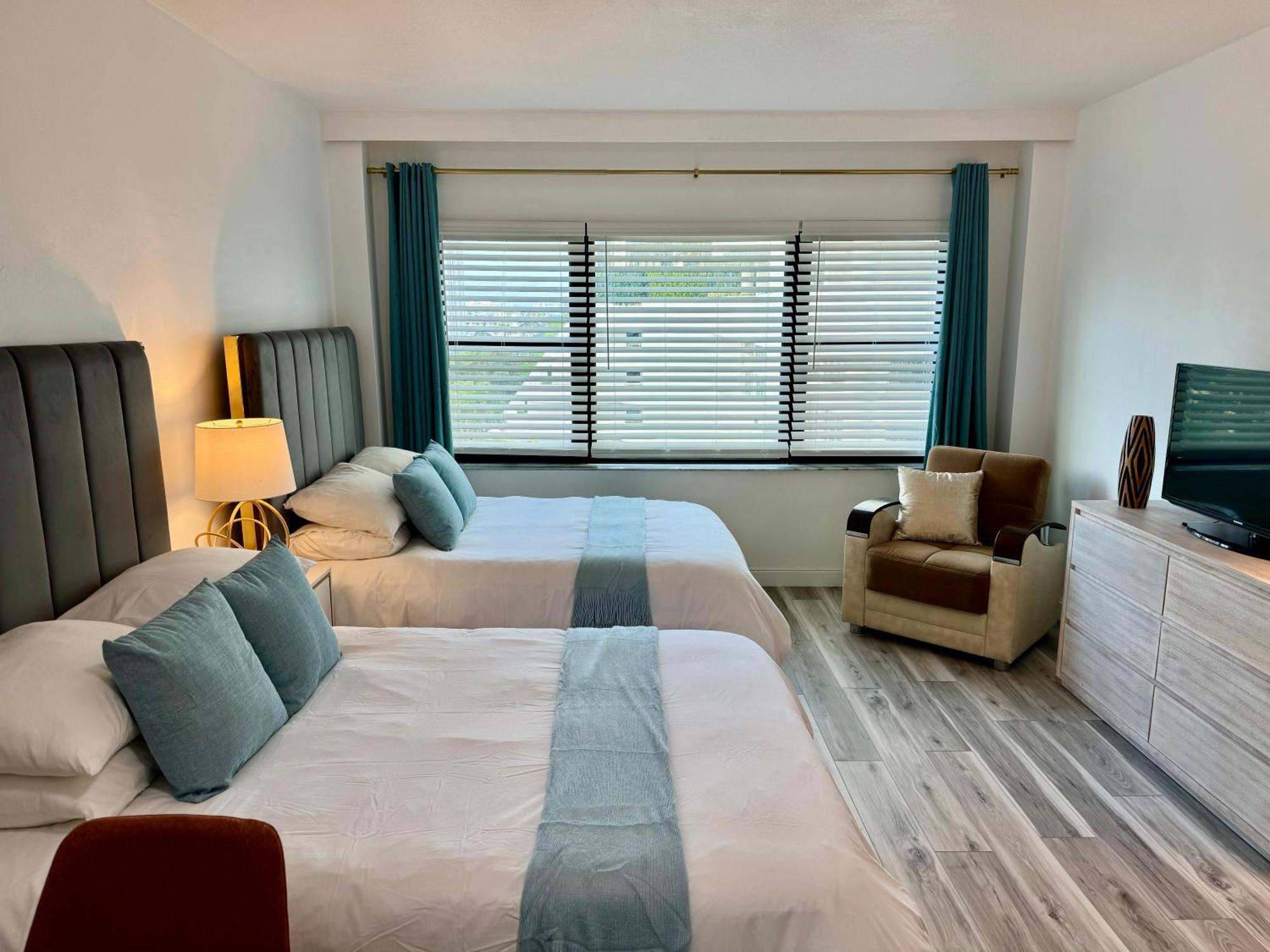 Directly On The With Pool & Parking